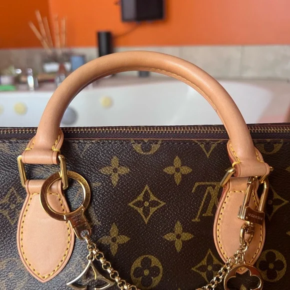 SOLD Louis Vuitton Popincourt Monogram Top Handle Handbag - Picture 5 of 15